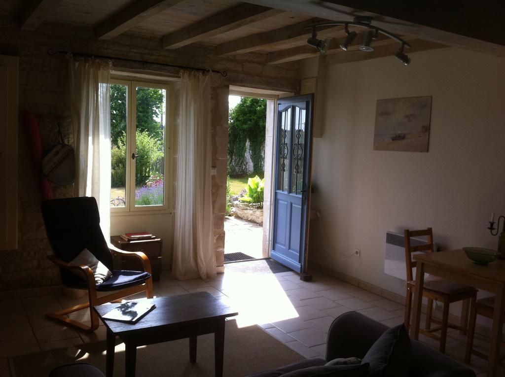 La Petite Maison Crezieres Cameră foto
